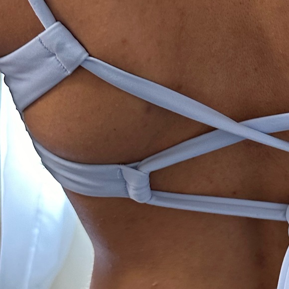 Hollister baby blue bikini top (medium) - Picture 4 of 5